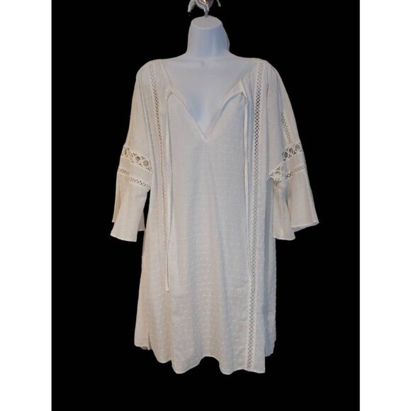 Victoria's Secret Eyelet Beach Cover - Picture 2 of 5